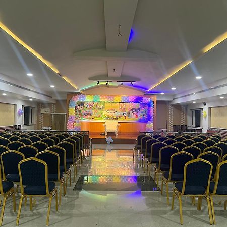 Srikakulam Varada Nagavali Hotel מראה חיצוני תמונה