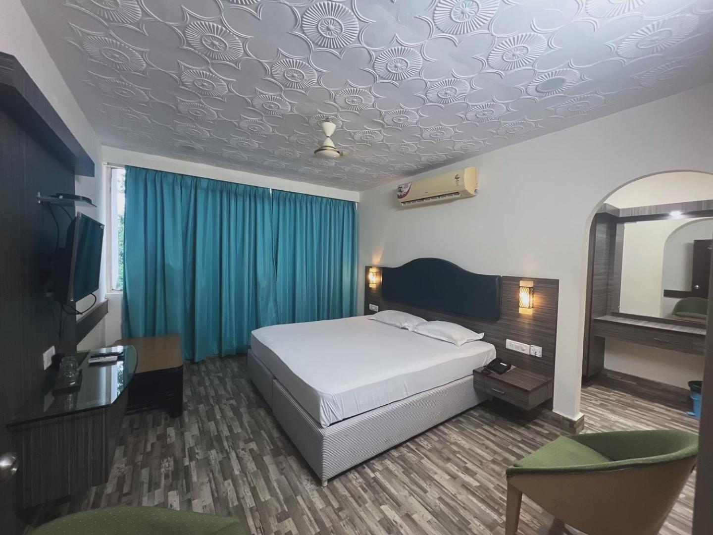 Srikakulam Varada Nagavali Hotel מראה חיצוני תמונה