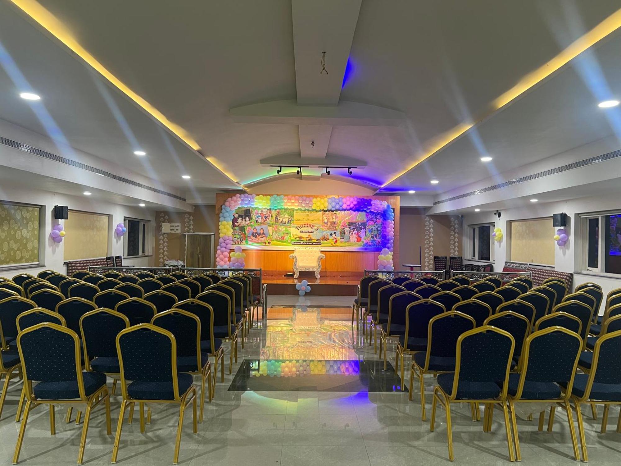 Srikakulam Varada Nagavali Hotel מראה חיצוני תמונה