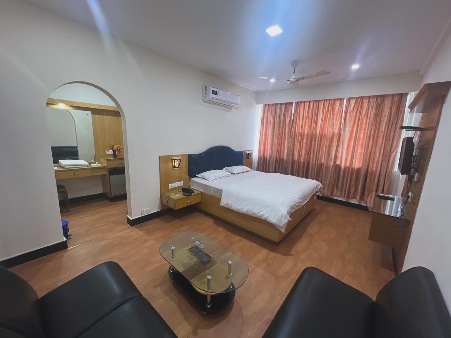 Srikakulam Varada Nagavali Hotel מראה חיצוני תמונה
