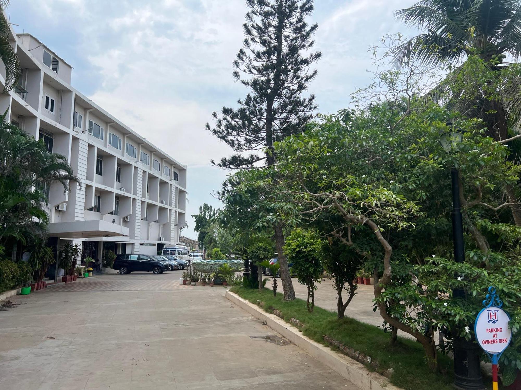 Srikakulam Varada Nagavali Hotel מראה חיצוני תמונה