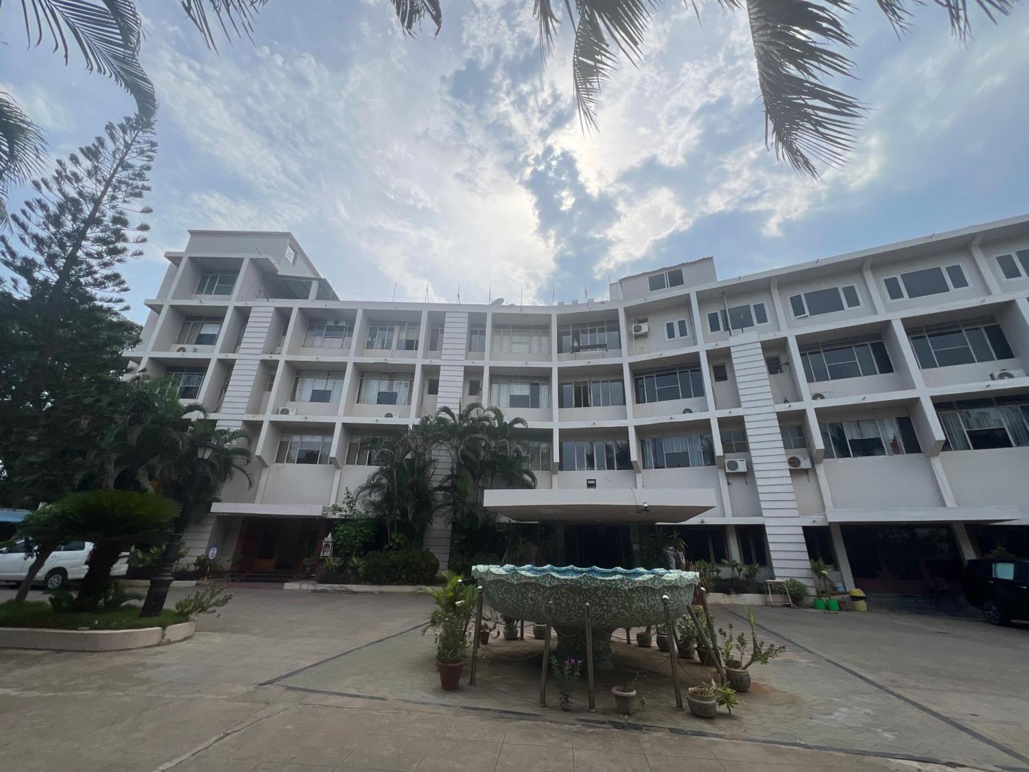 Srikakulam Varada Nagavali Hotel מראה חיצוני תמונה