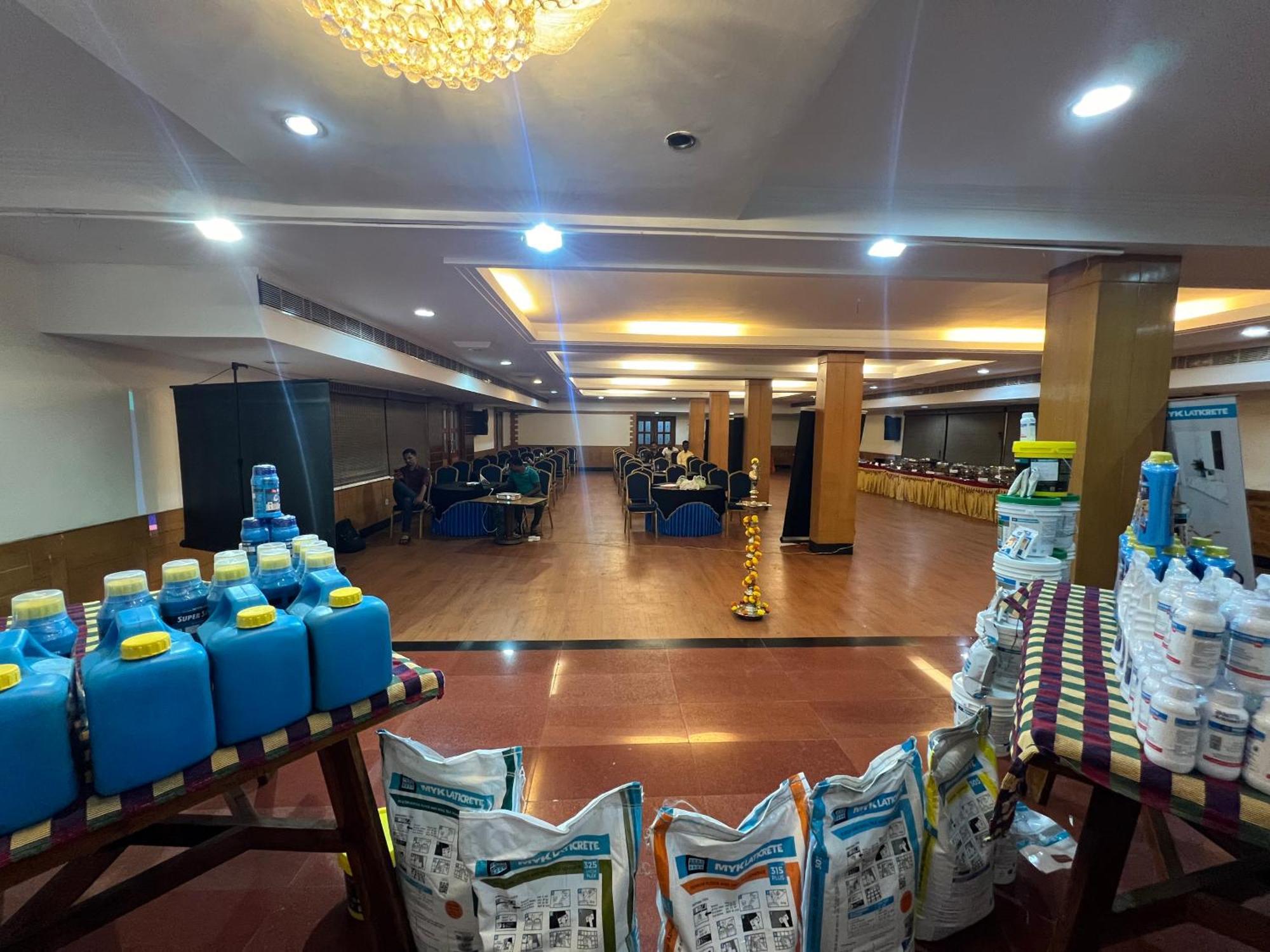 Srikakulam Varada Nagavali Hotel מראה חיצוני תמונה