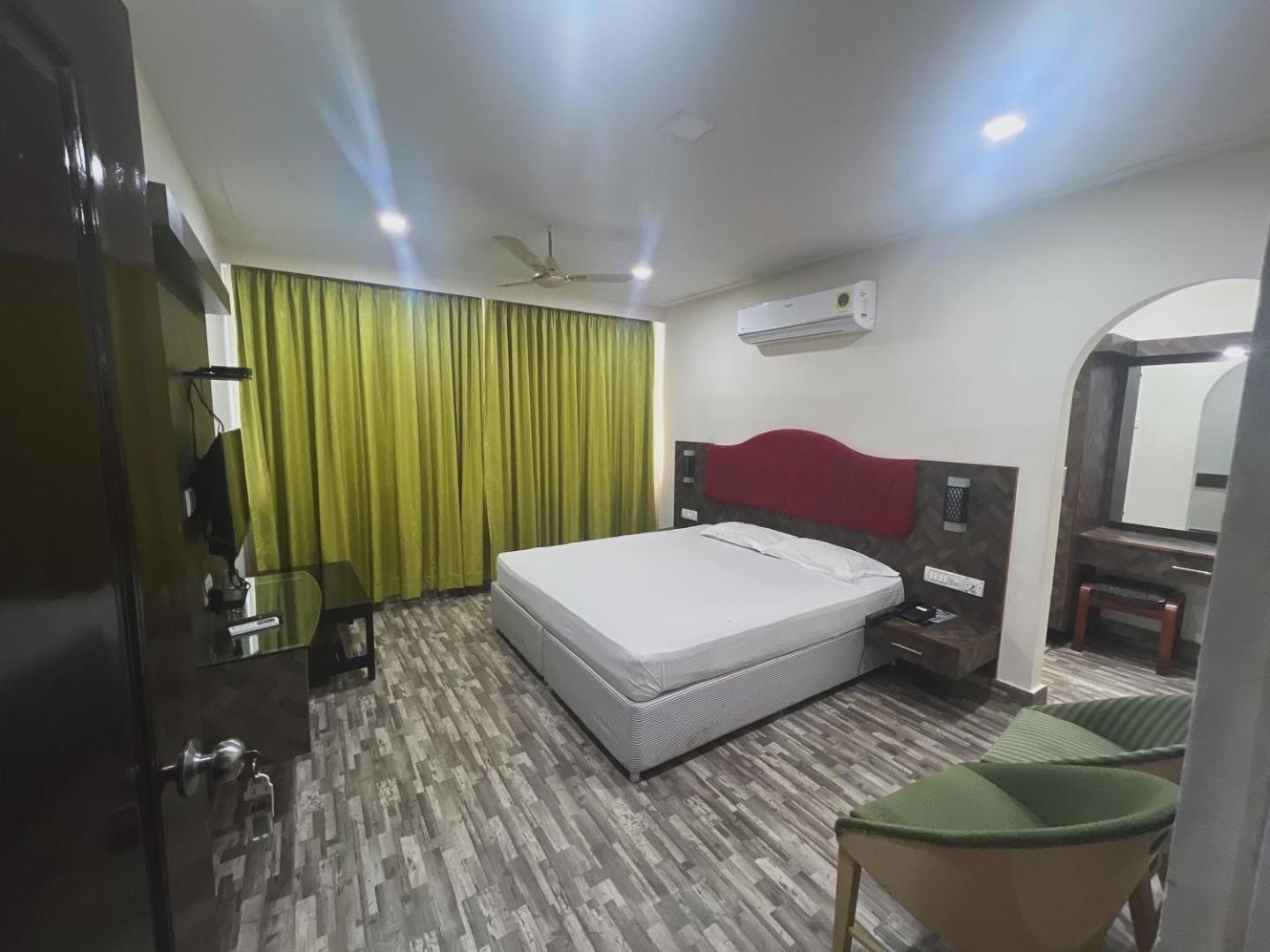 Srikakulam Varada Nagavali Hotel מראה חיצוני תמונה