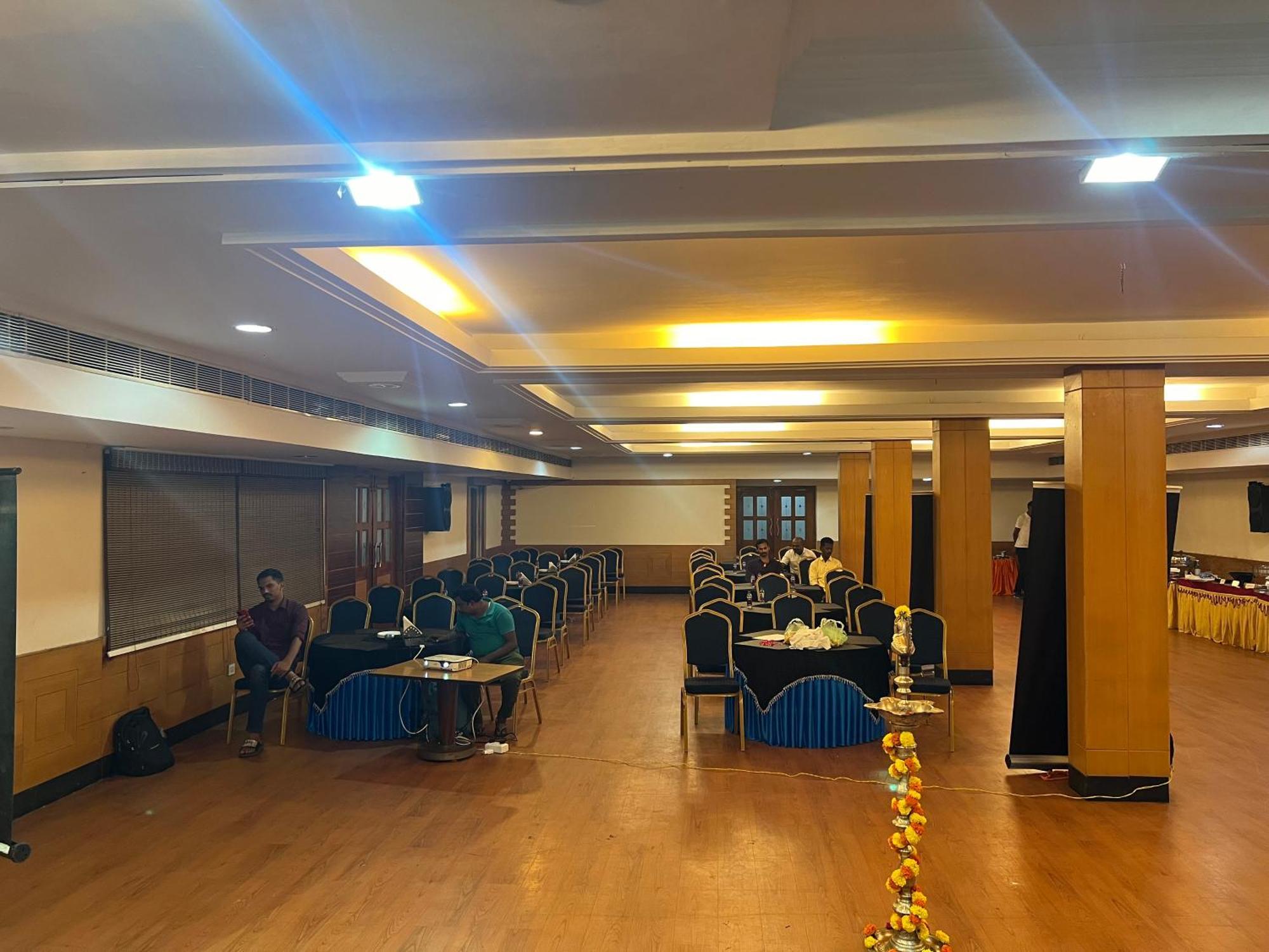 Srikakulam Varada Nagavali Hotel מראה חיצוני תמונה