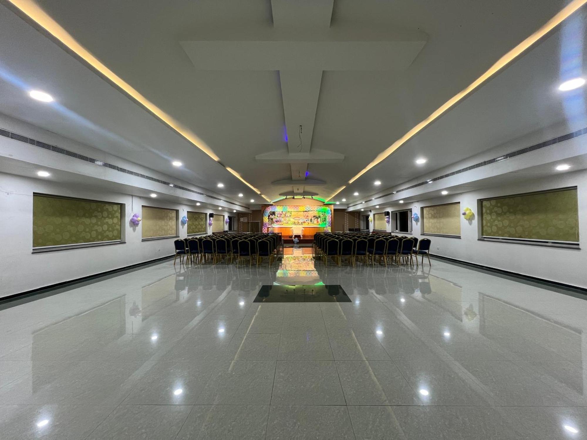 Srikakulam Varada Nagavali Hotel מראה חיצוני תמונה